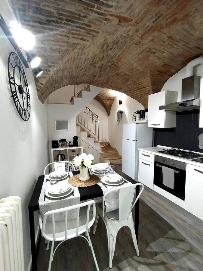 Casa In Centro Storico Vista Gran Sasso Apartment Atri Ngoại thất bức ảnh